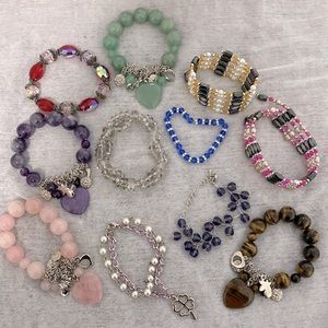 Lot: Bracelets